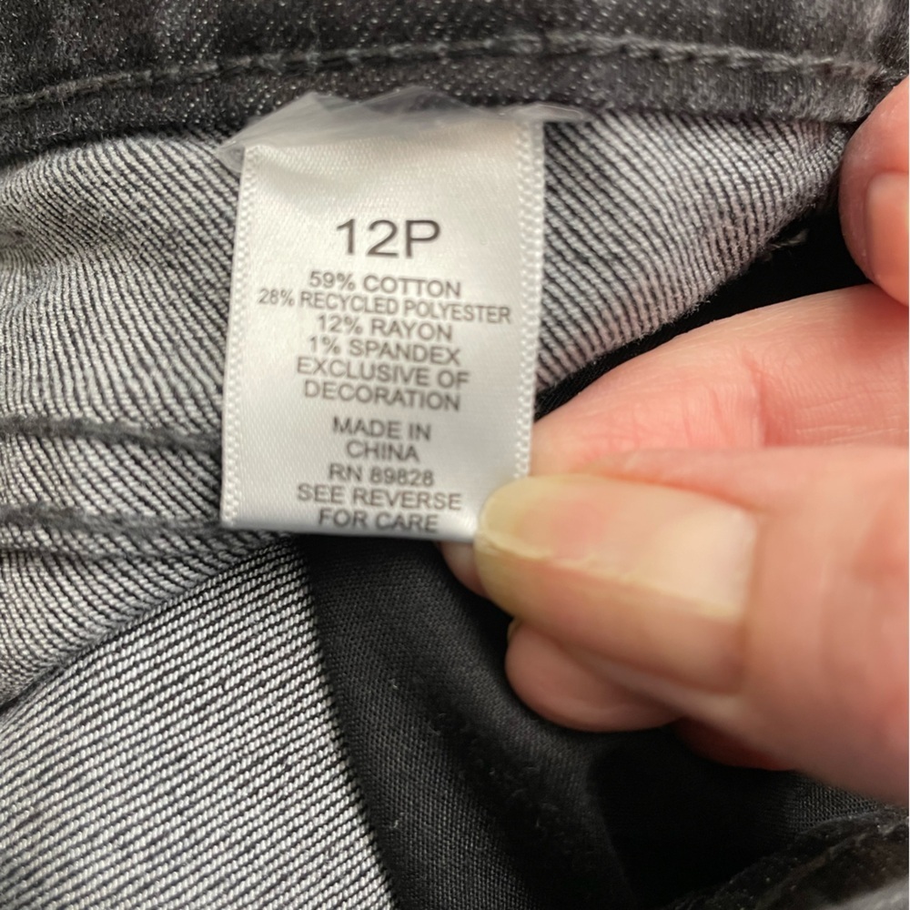 LOGO Lori Goldstein petite shadow patch boyfriend jeans - Picture 4 of 9